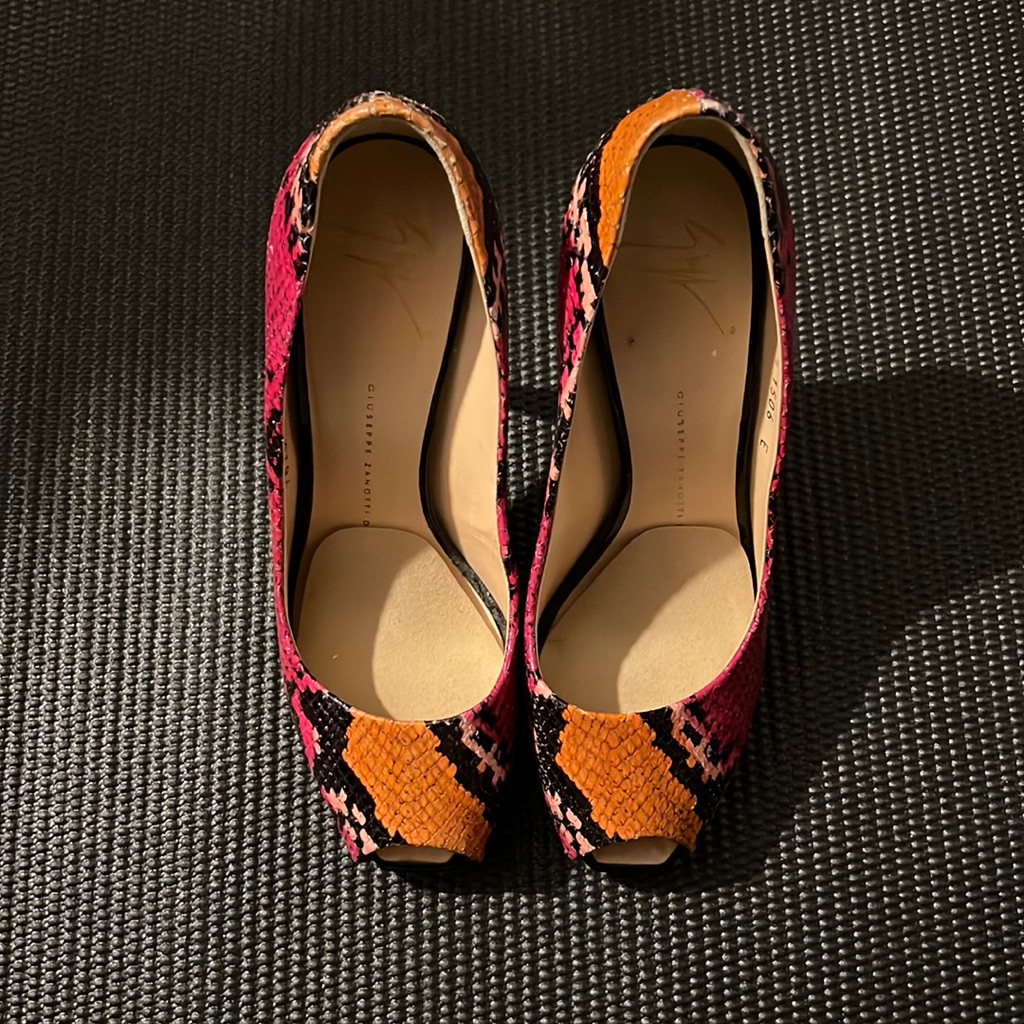 Giuseppe Pumps